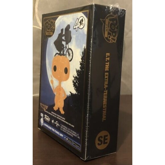 Funko Pop! Pin E.T The Extra-Terrestrial - Walmart Exclusive 2022 Enamel NIB NEW - Picture 4 of 10